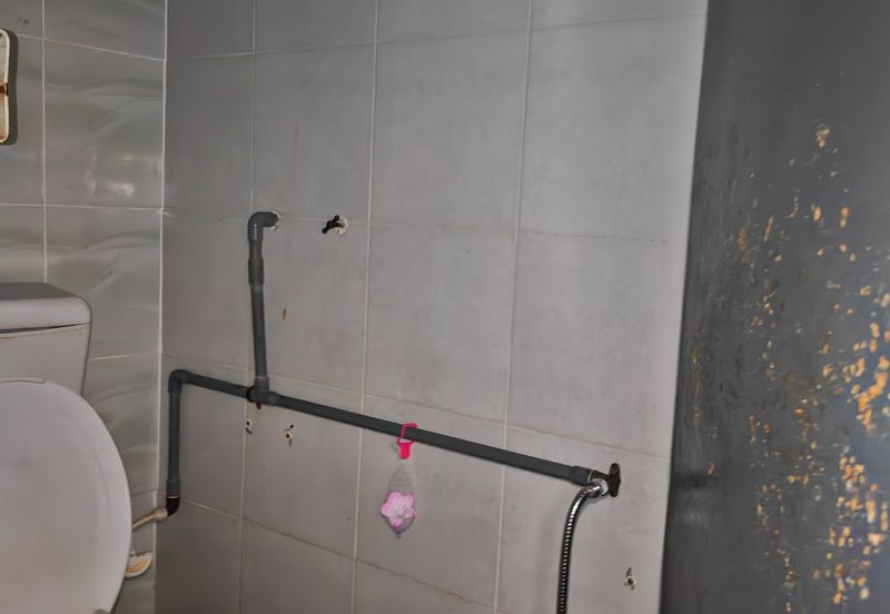 Ipoh town adjoing corner shop for rent