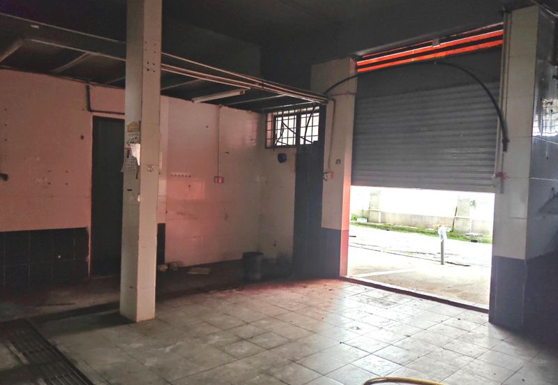 Ipoh town adjoing corner shop for rent