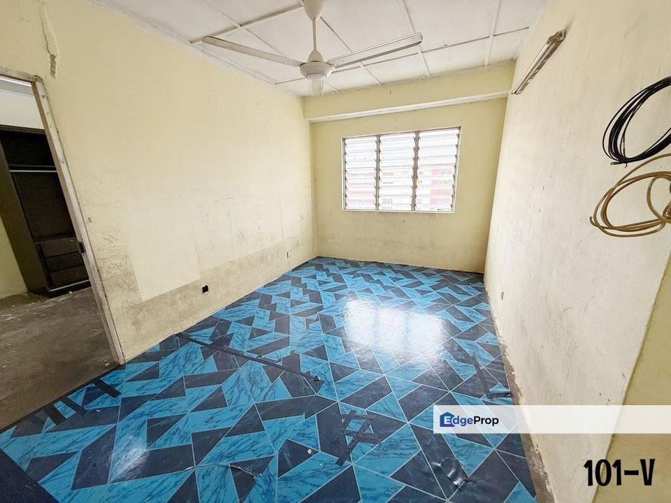 FULL LOAN!! Bandar Bukit Tinggi 2 Flat 650sqft TOP FLOOR!! BELOW MARKET!!, Selangor, Port Klang