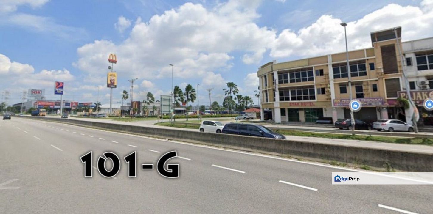 FACING MAIN ROAD!! Klang Sentral 3 Storey Shoplot FULLY TENANTED!!, Selangor, Klang