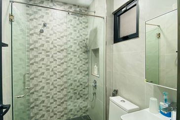 [Near Beach] Fully Renovated Single Storey Semi-Detached, Jalan Dato Abdullah, Kuantan [Newly Built 2 years ago, Selling Lock, Stock & Barrel]