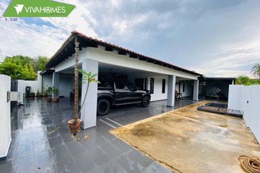 [Near Beach] Fully Renovated Single Storey Semi-Detached, Jalan Dato Abdullah, Kuantan [Newly Built 2 years ago, Selling Lock, Stock & Barrel]