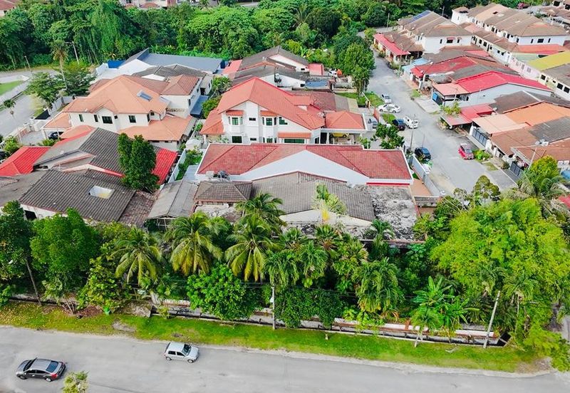 10,700 sqft BiG Land Single Storey Semi D Corner Lot, Air Putih, Kuantan Pahang