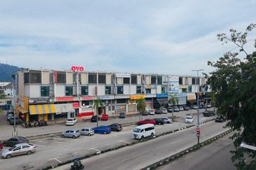 10,700 sqft BiG Land Single Storey Semi D Corner Lot, Air Putih, Kuantan Pahang