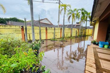 For Sale [Renovated] Double Storey Terrace Corner Lot, Sri Teruntum, Kuantan, Pahang