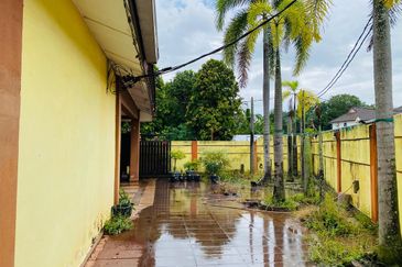 For Sale [Renovated] Double Storey Terrace Corner Lot, Sri Teruntum, Kuantan, Pahang