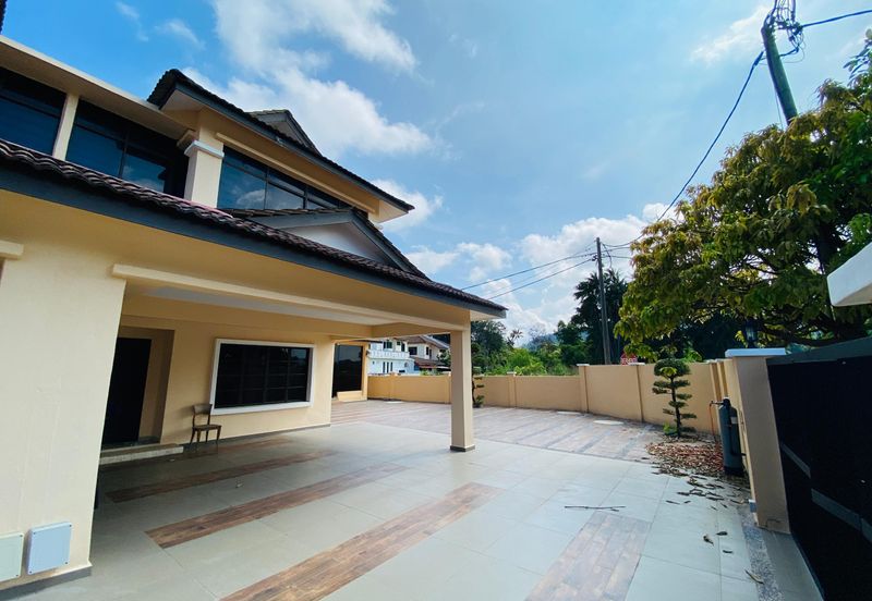 For Sale [Balinese Design Full Renovation] Corner Lot 2-Storey Semi D @ Pantai Pelindung, Kuantan, Pahang