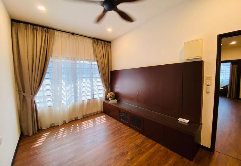 For Sale [Balinese Design Full Renovation] Corner Lot 2-Storey Semi D @ Pantai Pelindung, Kuantan, Pahang