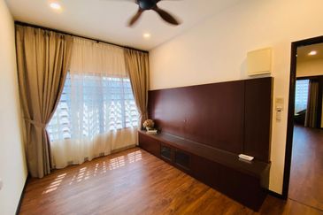 For Sale [Balinese Design Full Renovation] Corner Lot 2-Storey Semi D @ Pantai Pelindung, Kuantan, Pahang