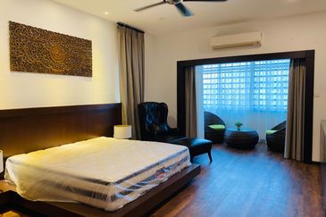 For Sale [Balinese Design Full Renovation] Corner Lot 2-Storey Semi D @ Pantai Pelindung, Kuantan, Pahang