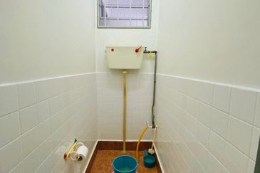 For Sale Renovated Cozy Single Storey Terrace @ Air Putih, Kuantan, Pahang