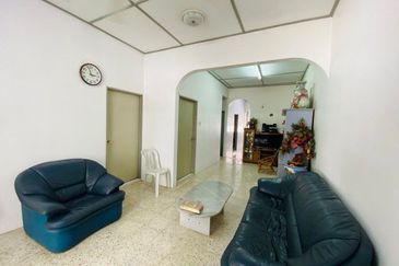 For Sale Renovated Cozy Single Storey Terrace @ Air Putih, Kuantan, Pahang