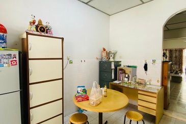 For Sale Renovated Cozy Single Storey Terrace @ Air Putih, Kuantan, Pahang