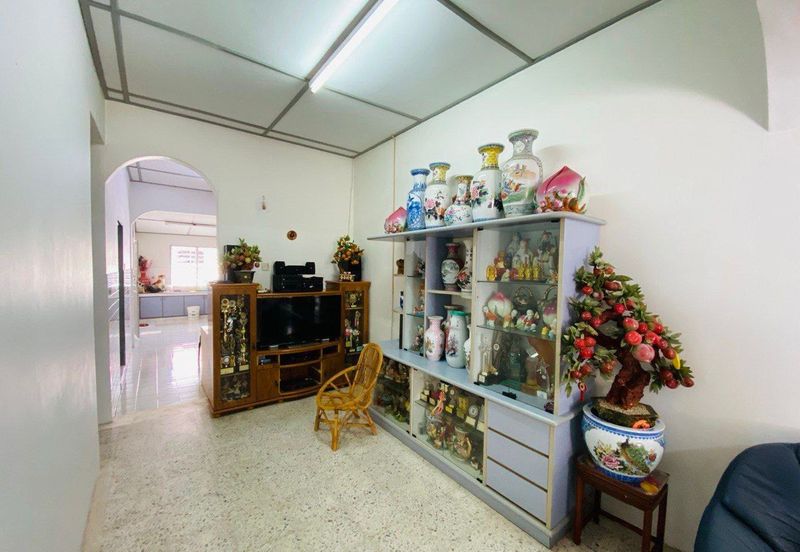 For Sale Renovated Cozy Single Storey Terrace @ Air Putih, Kuantan, Pahang