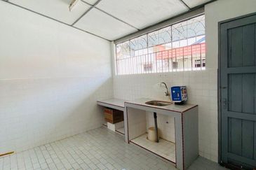 For Sale Renovated Cozy Single Storey Terrace @ Air Putih, Kuantan, Pahang