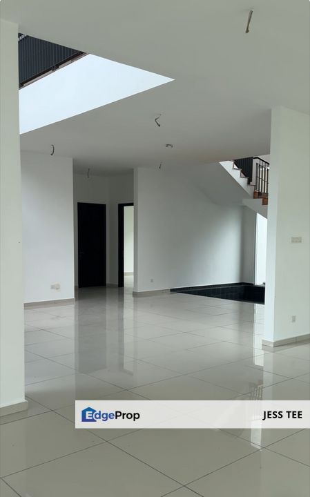 Bukit Bayu, Shah Alam U10. Double Storey Bungalow for Sale. 11,000 sqft Huge Land., Selangor, Shah Alam