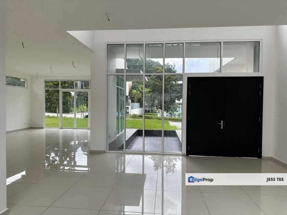 Bukit Bayu, Shah Alam U10. Double Storey Bungalow for Sale. 11,000 sqft Huge Land., Selangor, Shah Alam