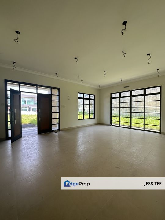 Bukit Bayu, Shah Alam U10. Double Storey Bungalow for Sale. 9200sf Land Good Condition., Selangor, Shah Alam