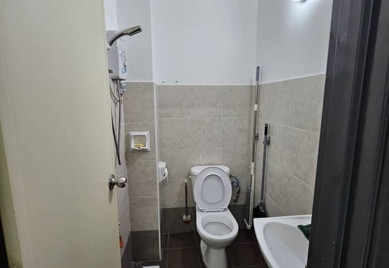 Jalan Setia Tropika 2/14