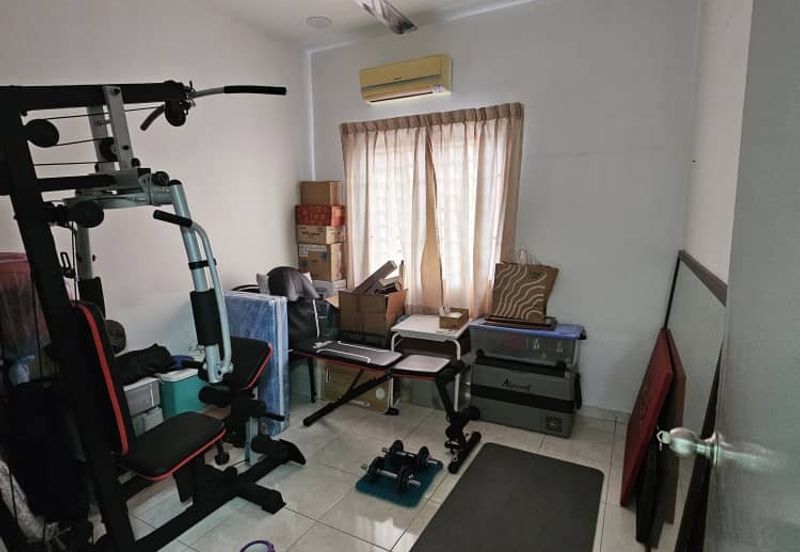 Jalan Setia Tropika 2/14