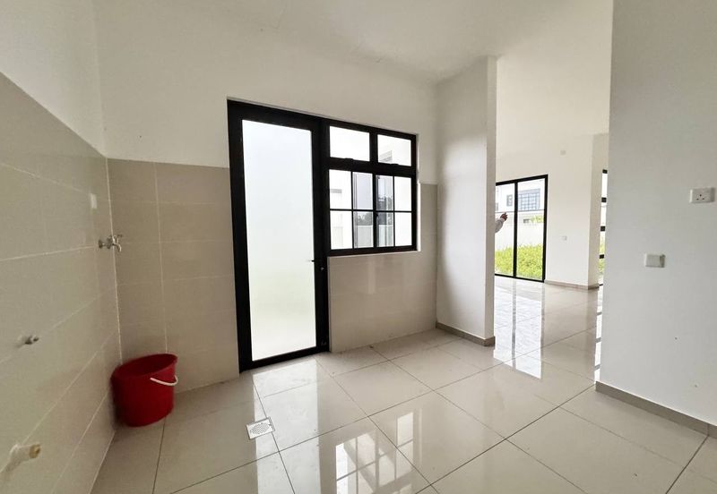 Tate Dalton @ Eco Botanic 2