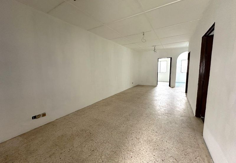 Taman Mawar - Pasir Gudang / Single Storey House Great Value Home For Renovation & Investment