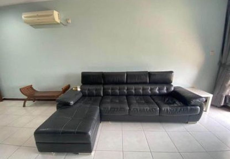 Molek Pine 1 / Prime Taman Molek Service Apartment - High Demand Location