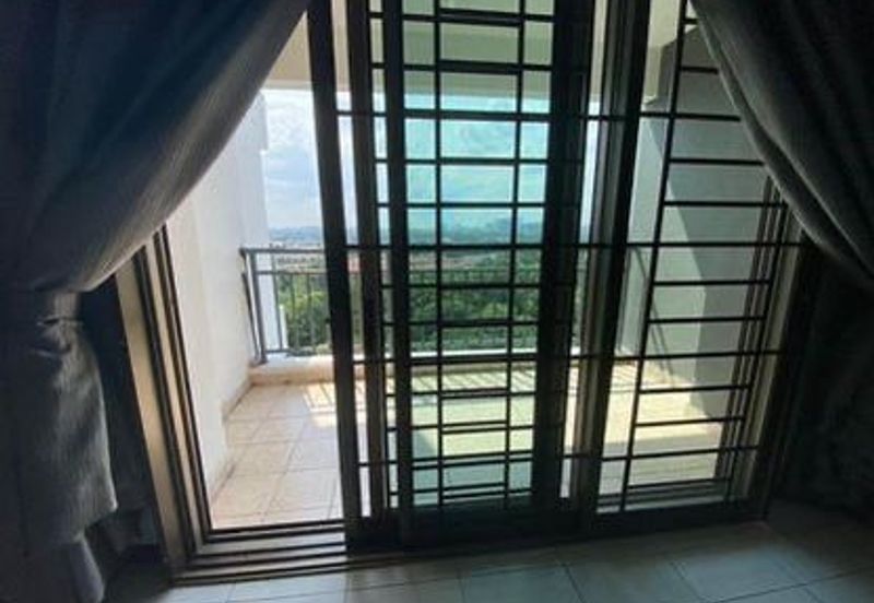 Molek Pine 1 / Prime Taman Molek Service Apartment - High Demand Location