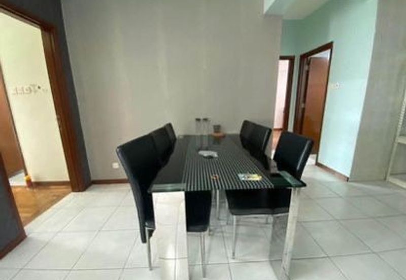 Molek Pine 1 / Prime Taman Molek Service Apartment - High Demand Location