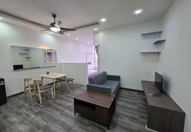 Dedaun Hijau (Greenfield Regency)