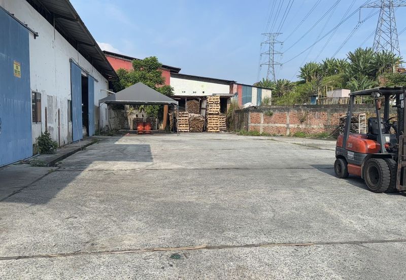 KULAI Kelapa Sawit Batu 24 Medium Industrial Factory LAND