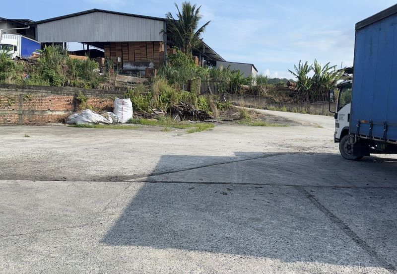 KULAI Kelapa Sawit Batu 24 Medium Industrial Factory LAND
