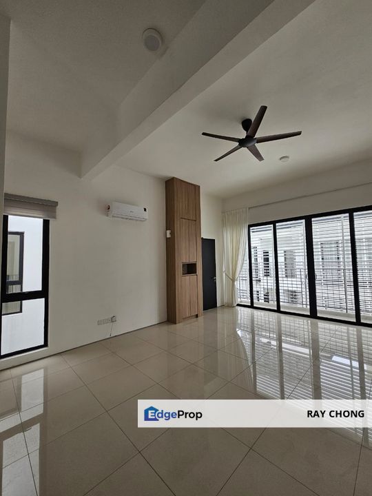 Gated & Guarded, Direct Lift Access, 10min to Bandar Utama & TTDI, 8min walking distance to LRT 3 Station, Selangor, Kayu Ara