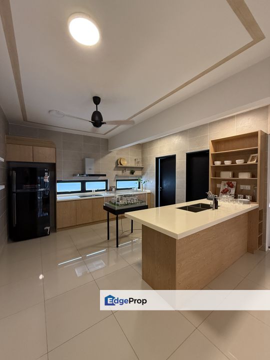 Gated & Guarded, Direct Lift Access, 10min to Bandar Utama & TTDI, 8min walking distance to LRT 3 Station, Selangor, Kayu Ara