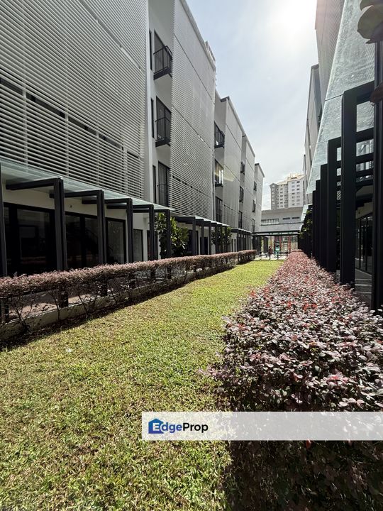 Gated & Guarded, Direct Lift Access, 10min to Bandar Utama & TTDI, 8min walking distance to LRT 3 Station, Selangor, Kayu Ara