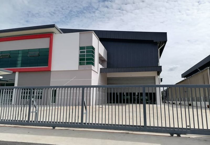 West Port, Pulau Indah