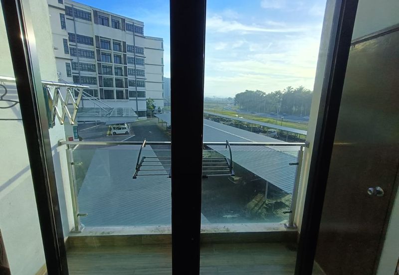 D'Summit Residences @ Kempas Utama