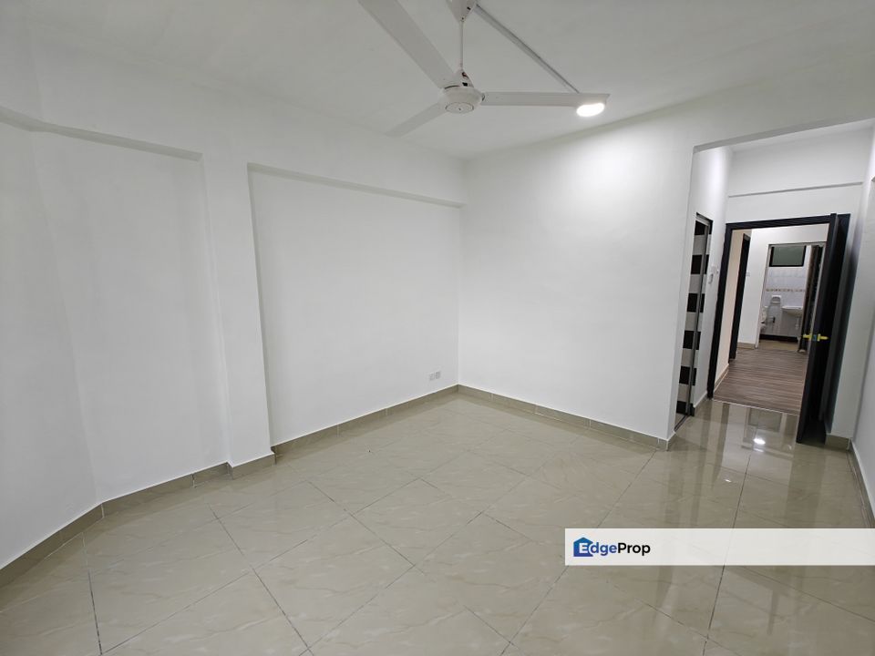 Skudai VIlla Apartment For Sale -4bed 2bath, Johor, Skudai