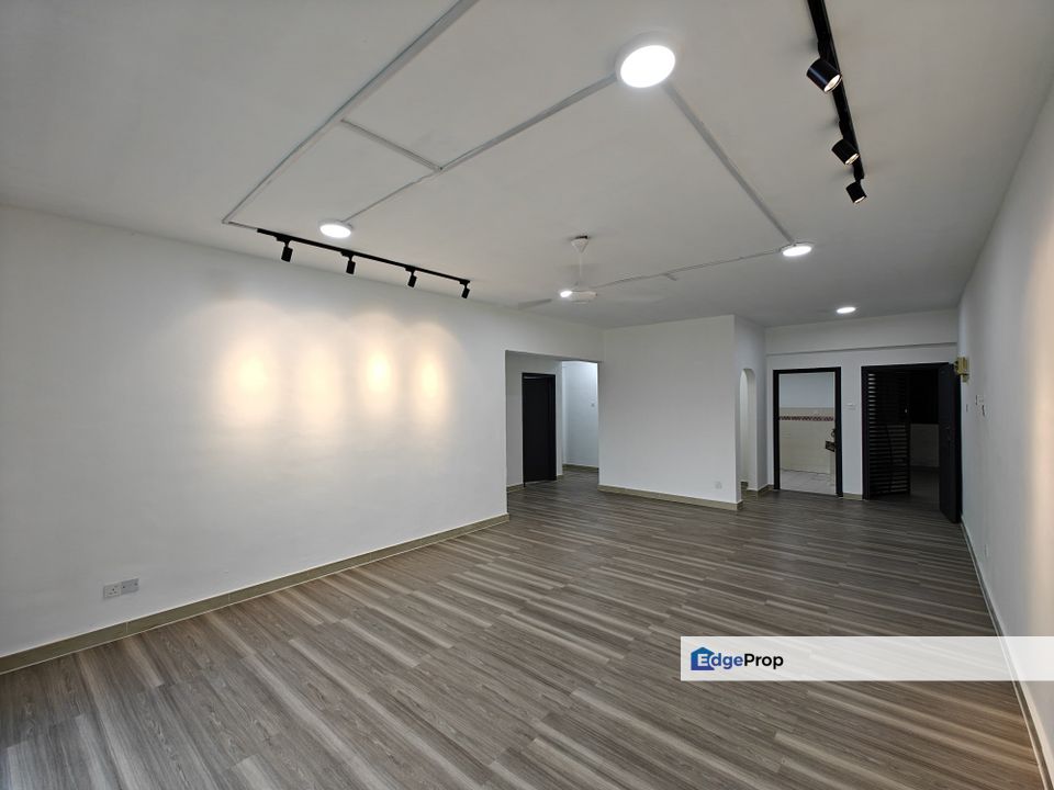 Skudai VIlla Apartment For Sale -4bed 2bath, Johor, Skudai