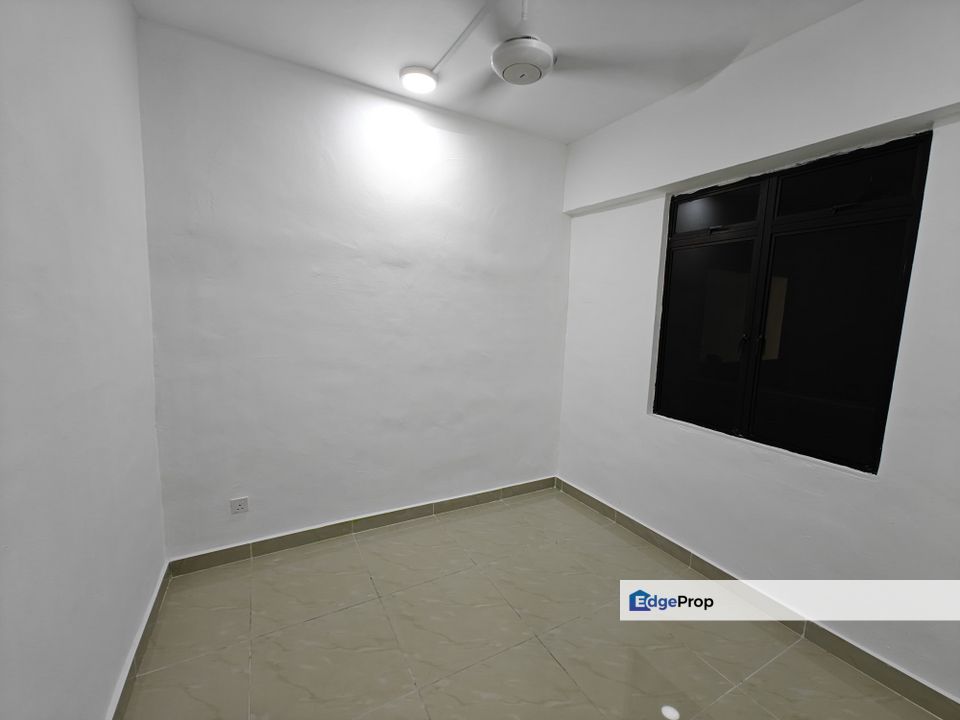 Skudai VIlla Apartment For Sale -4bed 2bath, Johor, Skudai