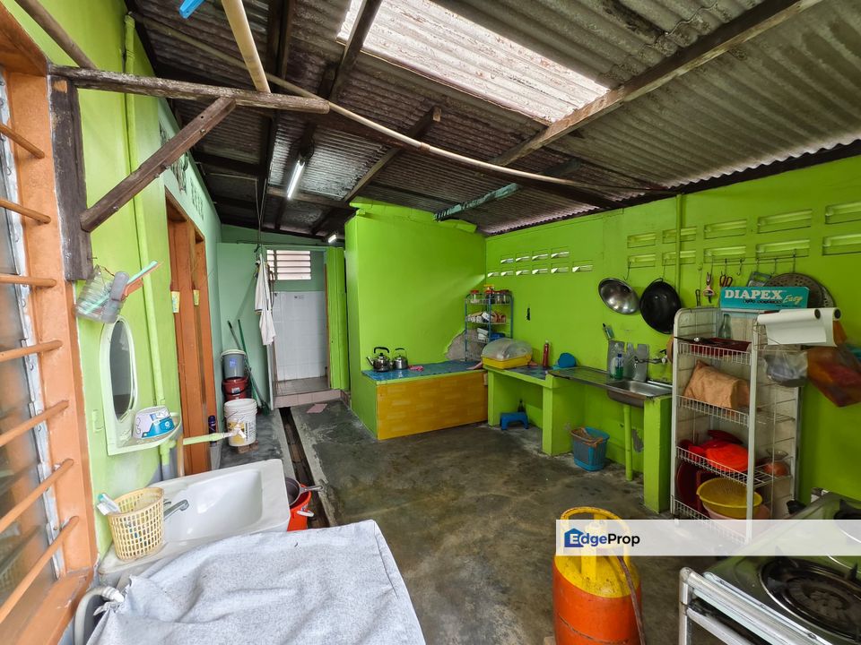 Kampung Poh Chee Leng @ Skudai新村 Single Storey Terrace For Sale - Near Mutiara Rini, Johor, Skudai