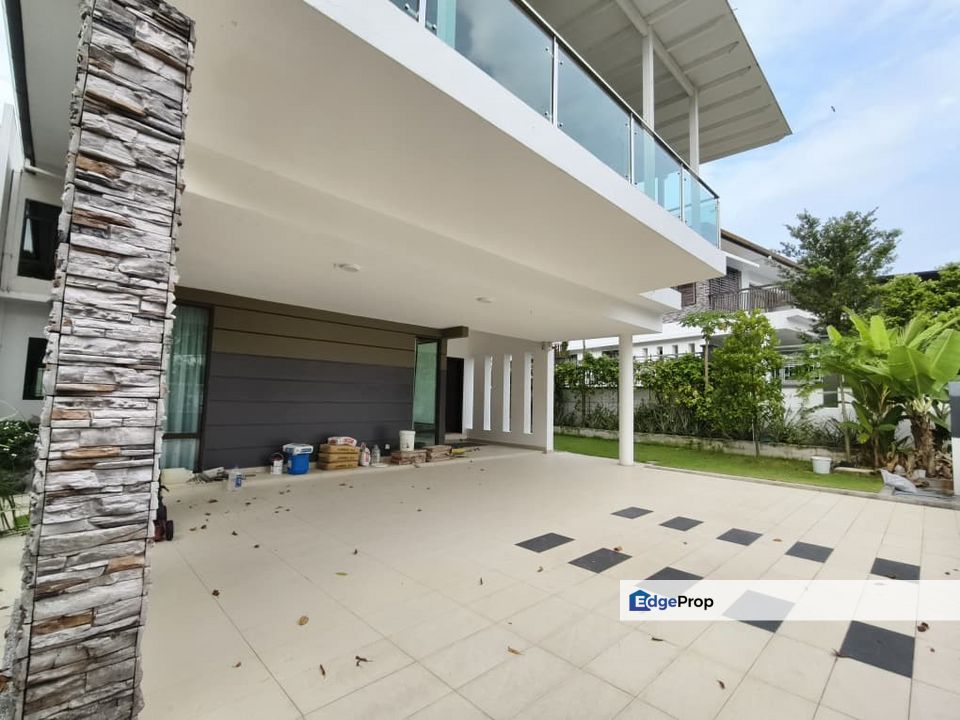 Golf West @ Horizon Hills Double Storey Link Bungalow (Legally Semi D) For Rent - Large Covered Balcony Fully Furnished with Quality Furniture, Johor, 