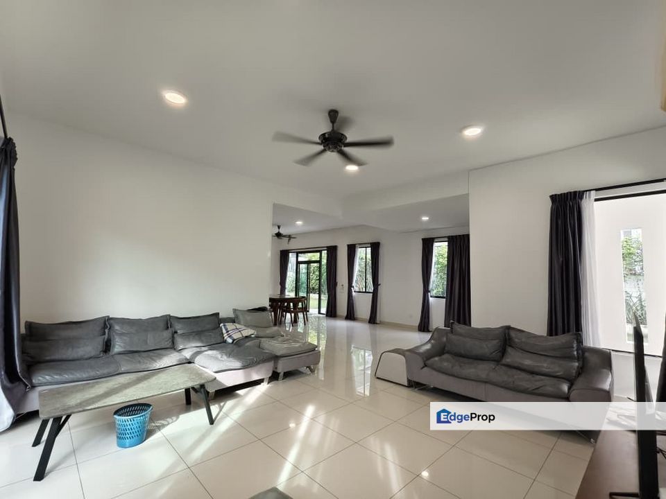 Golf West @ Horizon Hills Double Storey Link Bungalow (Legally Semi D) For Rent - Large Covered Balcony Fully Furnished with Quality Furniture, Johor, 