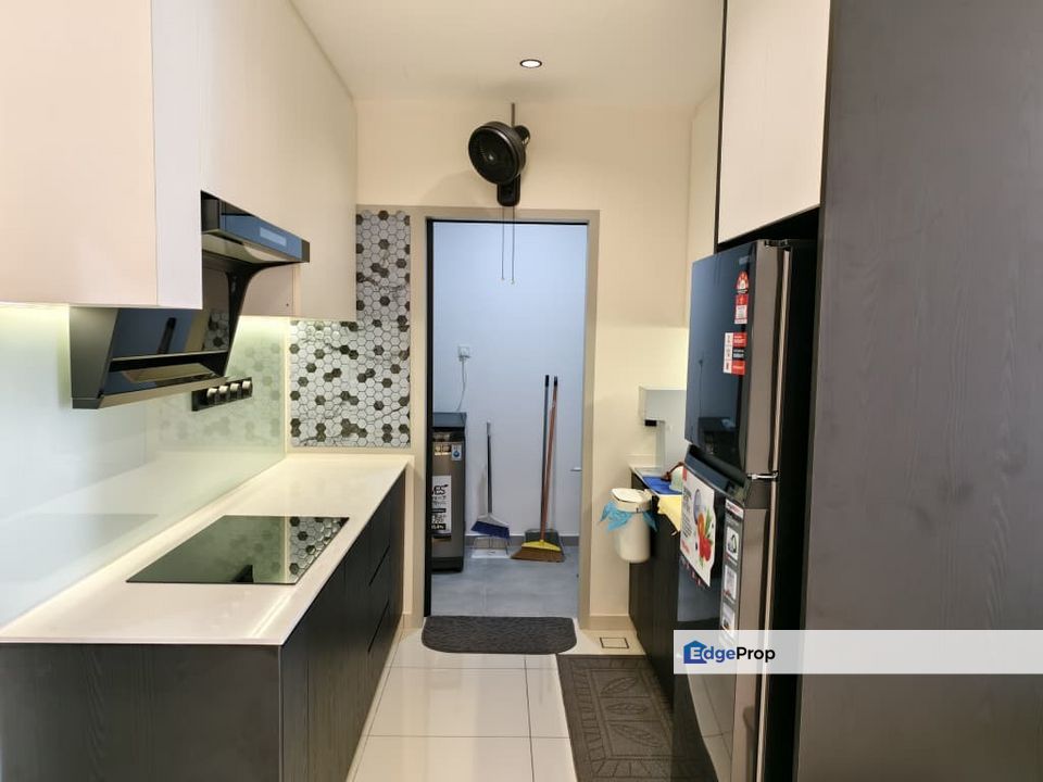 Senibong Cove Permas Jaya Lagoon Residence Fully Furnished Room For Rent, Johor, Masai