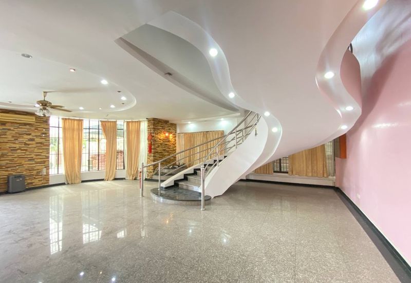 Rumah Bungalow Kawasan Luas Mentakab