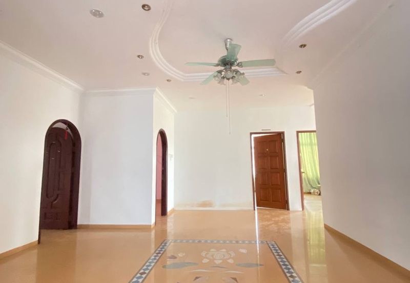 Rumah Bungalow Kawasan Luas Mentakab