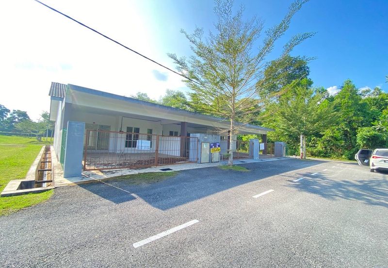 Rumah Garaj Luas Mentakab