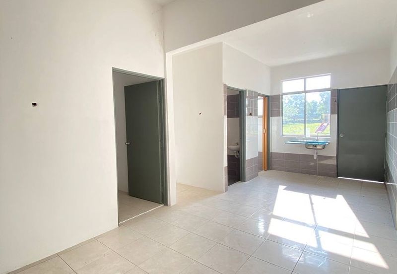 Rumah Garaj Luas Mentakab