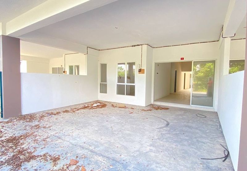 Rumah Garaj Luas Mentakab