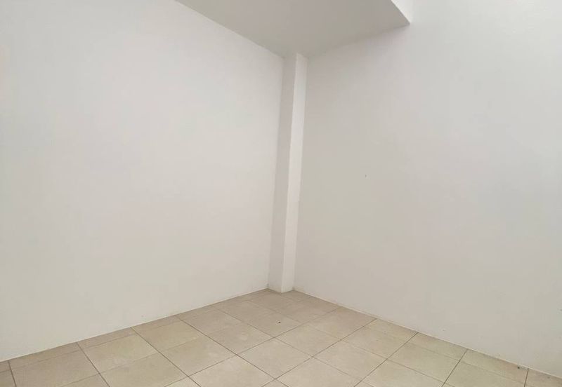 Rumah Garaj Luas Mentakab